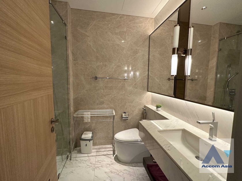 6  Studio Condominium For Rent in Ploenchit ,Bangkok BTS Chitlom at Sindhorn Residence AA36785