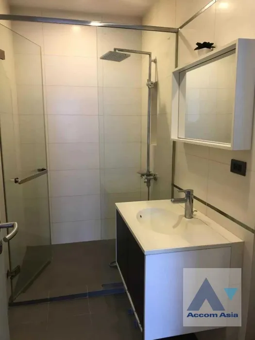 unit 1 Bedroom  Condominium For Sale in Sukhumvit, Bangkok  near BTS Phra khanong (AA36789)