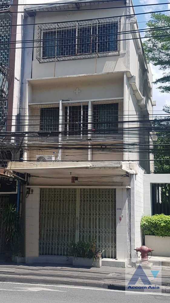  2  3 br Building For Sale in Sukhumvit ,Bangkok BTS Ekkamai AA36797