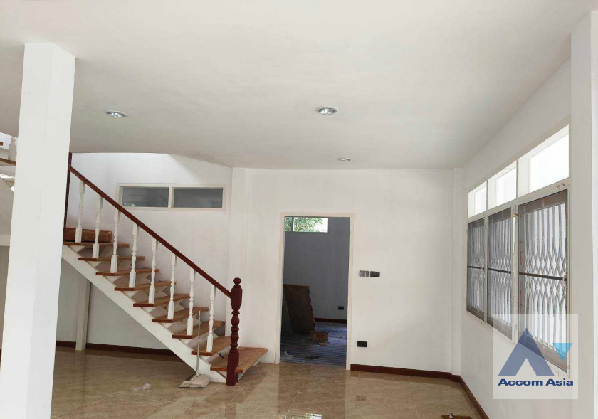  1  House For Rent in Sukhumvit ,Bangkok BTS Phra khanong AA36801