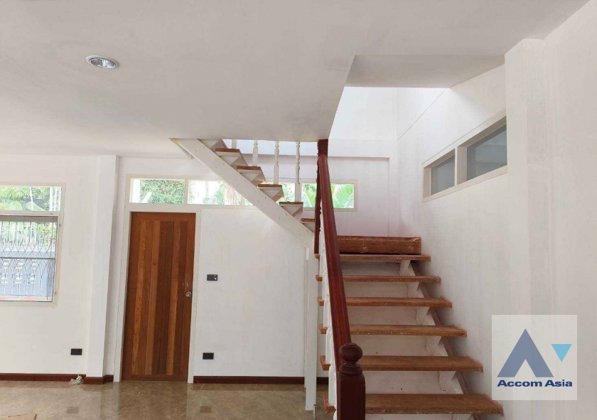 5  House For Rent in Sukhumvit ,Bangkok BTS Phra khanong AA36801