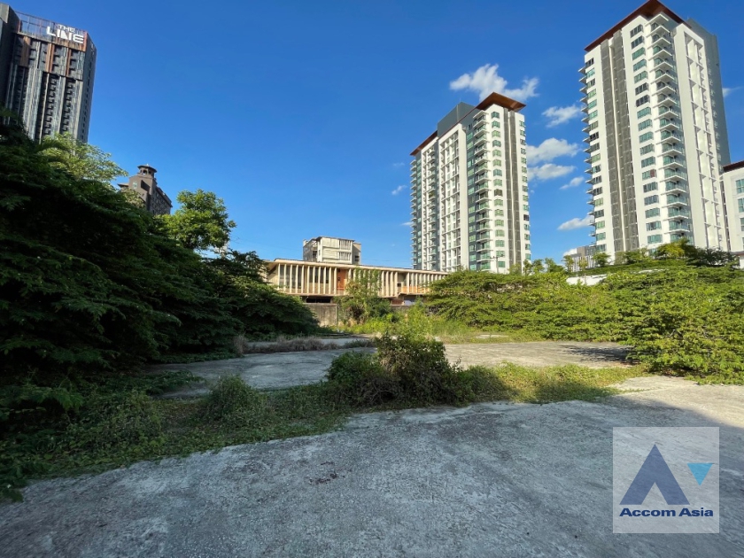  1  Land For Rent in Sukhumvit ,Bangkok BTS Punnawithi AA36804