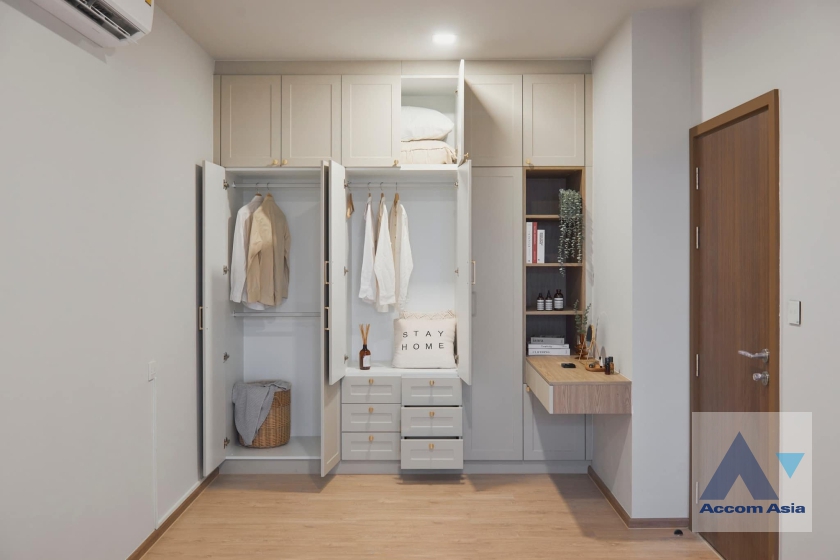 4  2 br Condominium For Sale in Pattanakarn ,Bangkok ARL Ramkhamhaeng at Metris Pattanakarn Ekkamai AA36807