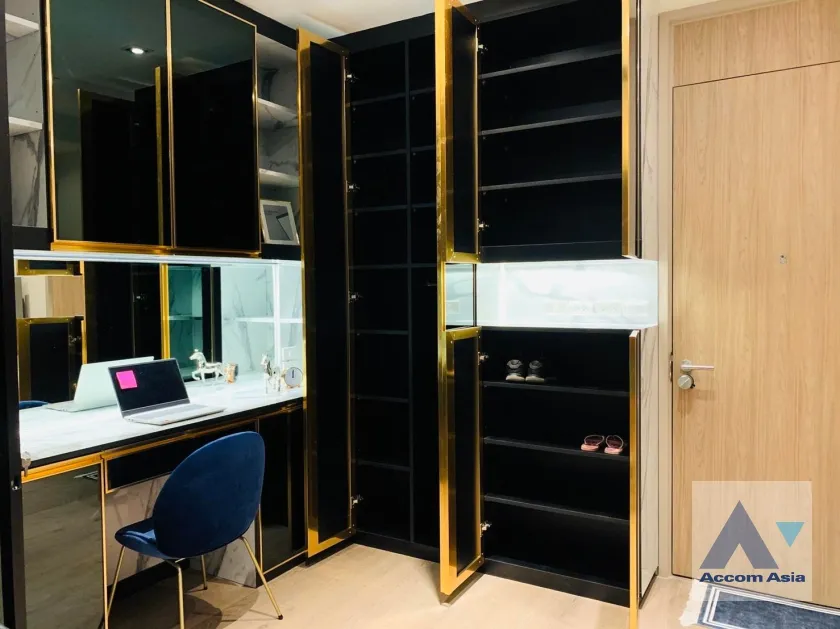 unit 1 Bedroom  Condominium For Rent & Sale in Sukhumvit, Bangkok  near BTS Phrom Phong (AA36821)