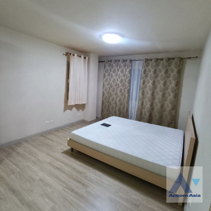 5  2 br Condominium For Sale in Sathorn ,Bangkok BRT Thanon Chan at Condo One X Sathorn Narathiwat AA36827