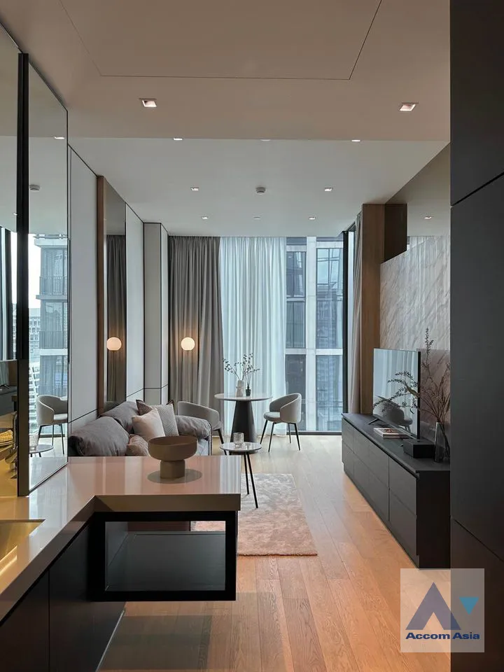  28 Chidlom Condominium  1 Bedroom for Rent BTS Chitlom in Ploenchit Bangkok