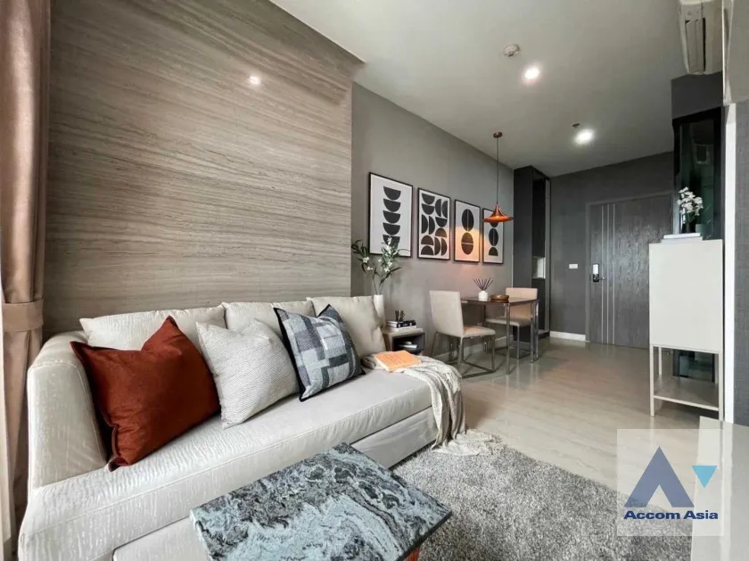 unit 1 Bedroom  Condominium For Sale in Ratchadaphisek, Bangkok  near BTS Thong Lo (AA36838)