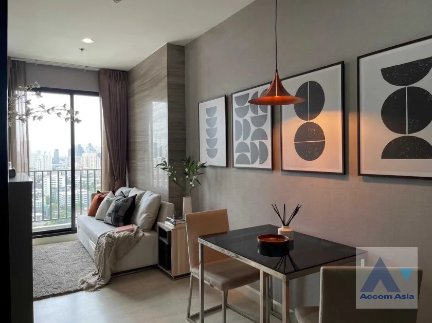 unit 1 Bedroom  Condominium For Sale in Ratchadaphisek, Bangkok  near BTS Thong Lo (AA36838)