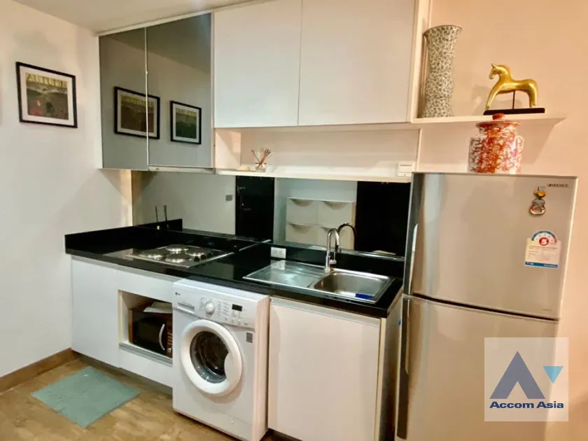 unit 2 Bedrooms  Condominium For Rent in Sukhumvit, Bangkok  near BTS Phra khanong (AA36854)