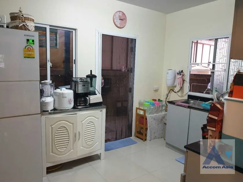 unit 3 Bedrooms  House For Sale in Pattanakarn, Bangkok  near ARL Hua Mak (AA36856)