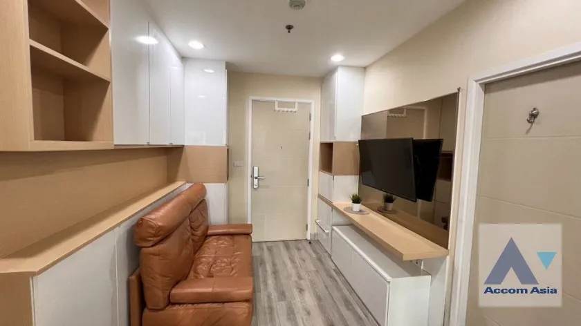 unit 1 Bedroom  Condominium For Sale in Sathorn, Bangkok  near BTS Chong Nonsi (AA36858)