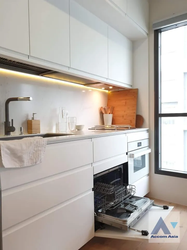6  1 br Condominium For Sale in Sukhumvit ,Bangkok BTS Phra khanong at Life at Sukhumvit 48 Condominium AA36867