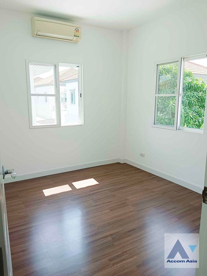 8  4 br House For Sale in Pattanakarn ,Bangkok  at Burasiri Onnut Bangna AA36888