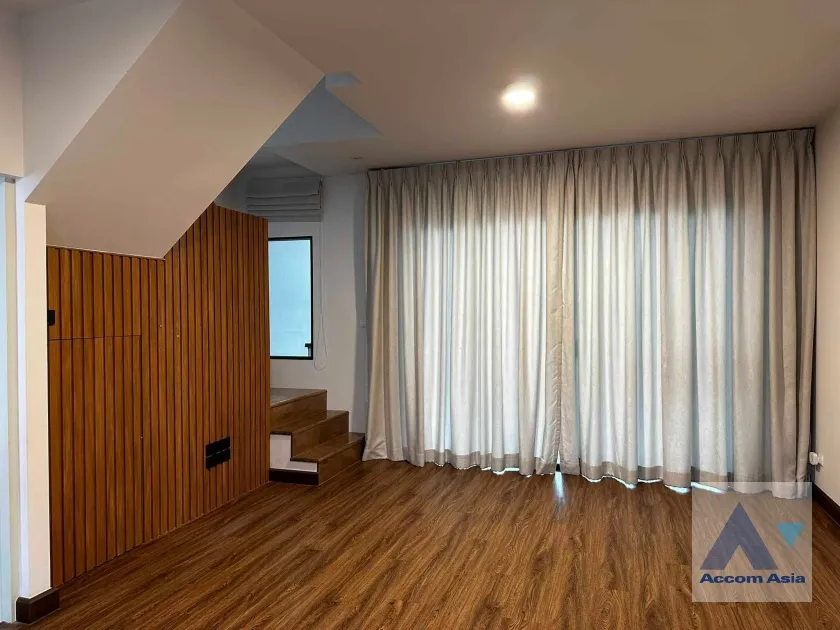  1  3 br Townhouse for rent and sale in Pattanakarn ,Bangkok  at Baan Klang Muang Srinakarin-Onnut AA36894