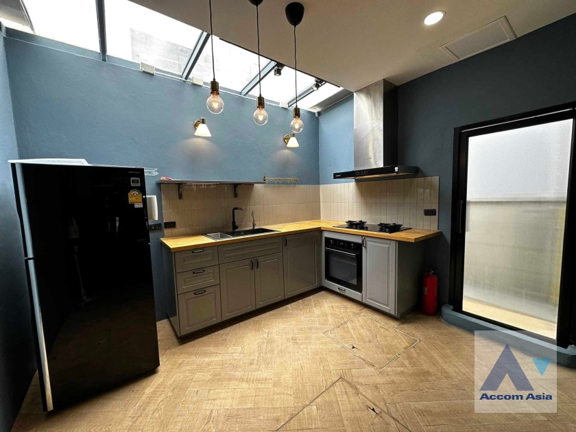 4  3 br Townhouse for rent and sale in Pattanakarn ,Bangkok  at Baan Klang Muang Srinakarin-Onnut AA36894