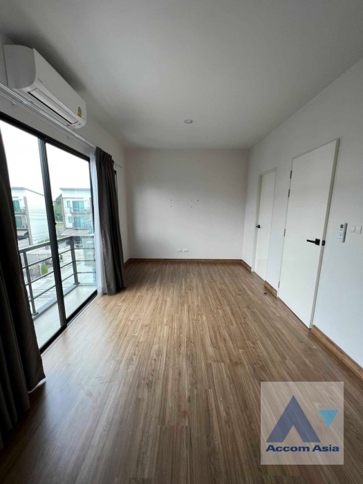 9  3 br Townhouse for rent and sale in Pattanakarn ,Bangkok  at Baan Klang Muang Srinakarin-Onnut AA36894