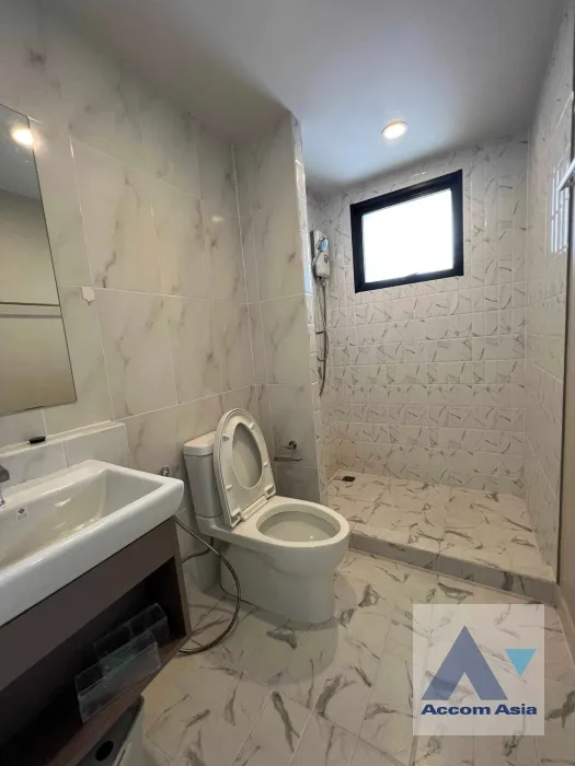 10  3 br Townhouse for rent and sale in Pattanakarn ,Bangkok  at Baan Klang Muang Srinakarin-Onnut AA36894