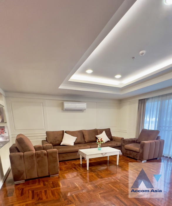  2  2 br Apartment For Rent in Sukhumvit ,Bangkok BTS Phrom Phong at Low-rise apartment, Walk 400m to BTS AA36897