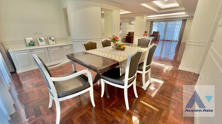 8  2 br Apartment For Rent in Sukhumvit ,Bangkok BTS Phrom Phong at Low-rise apartment, Walk 400m to BTS AA36897