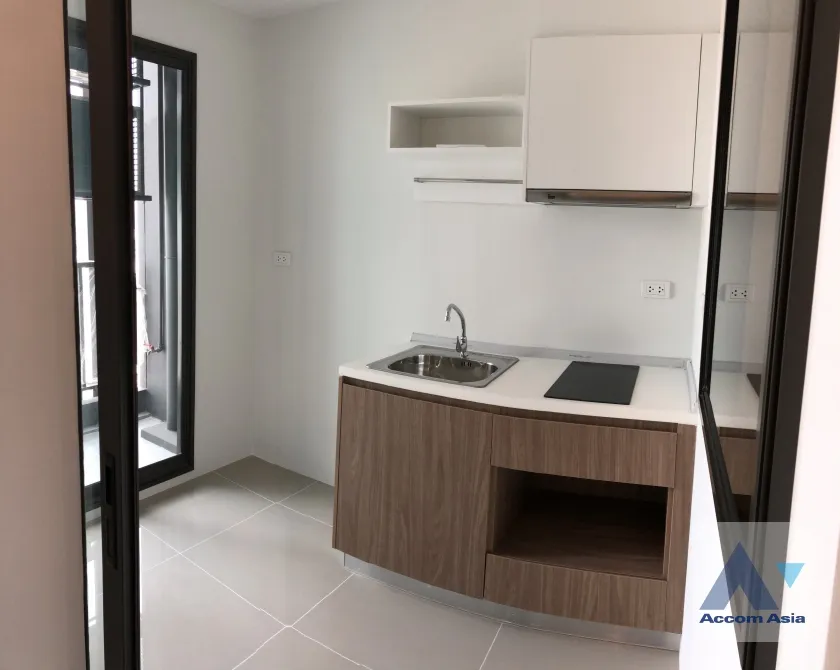 unit 1 Bedroom  Condominium For Sale in Phaholyothin, Bangkok  near MRT Bang Sue (AA36902)