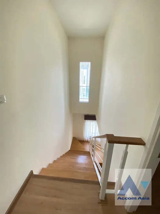 16  3 br Townhouse For Rent in Pattanakarn ,Bangkok ARL Hua Mak at House AA36916