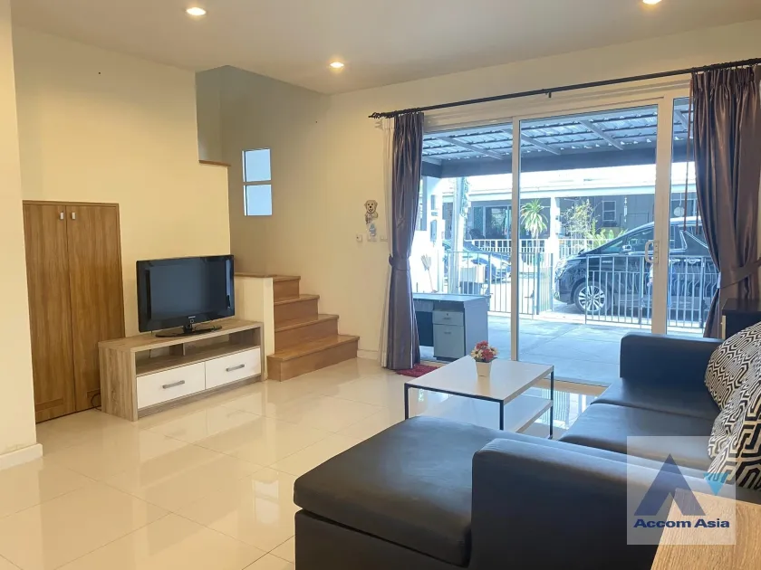 unit 3 Bedrooms  Townhouse For Rent in Pattanakarn, Bangkok  near ARL Hua Mak (AA36916)