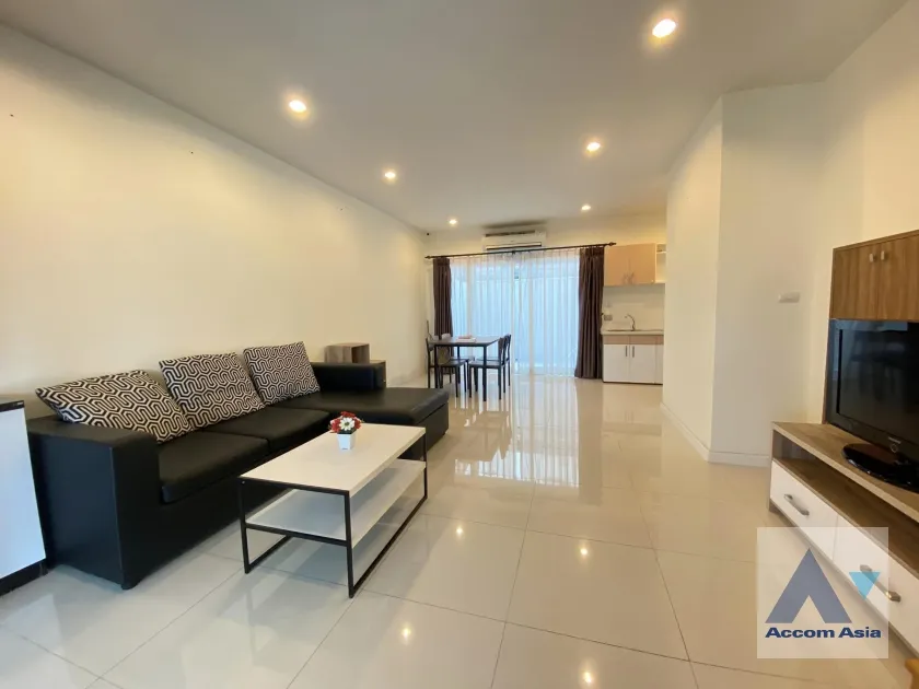 unit 3 Bedrooms  Townhouse For Rent in Pattanakarn, Bangkok  near ARL Hua Mak (AA36916)