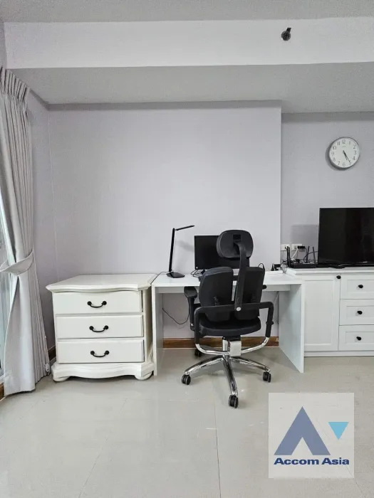  1  Condominium For Rent in Charoen Nakhon ,Bangkok BTS Krung Thon Buri at Supalai River Resort AA36929