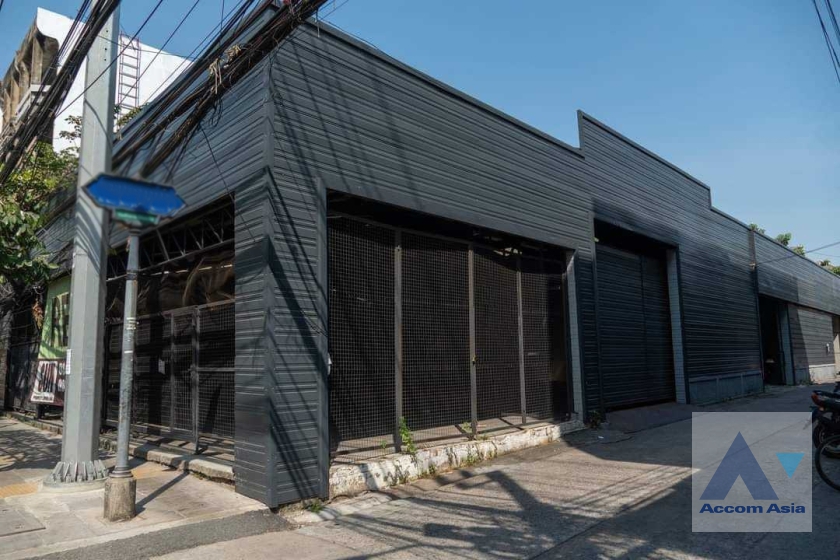  2  Warehouse For Rent in Sukhumvit ,Bangkok BTS Phra khanong AA36932