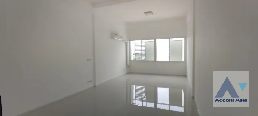 unit 4 Bedrooms  Office space For Rent in Latkrabang, Bangkok  (AA36933)