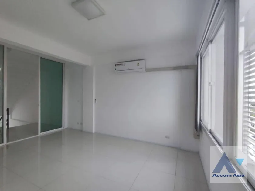 unitOffice |  4 Bedrooms  Office space For Rent in Latkrabang, Bangkok  (AA36934)