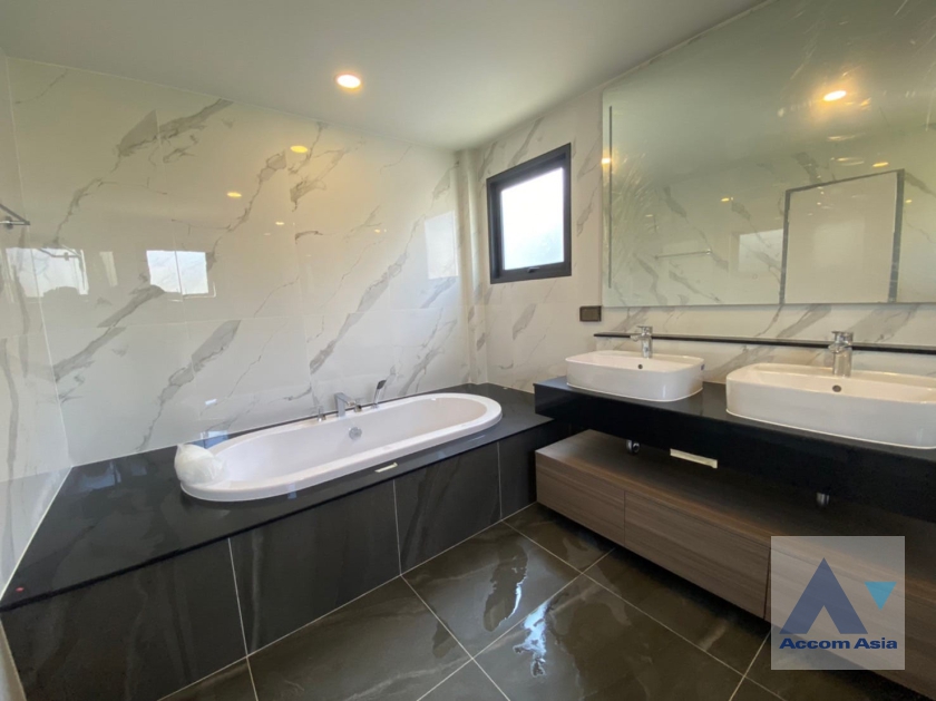 10  4 br House For Sale in Pattanakarn ,Bangkok  at The City Sukhumvit Onnut AA36936