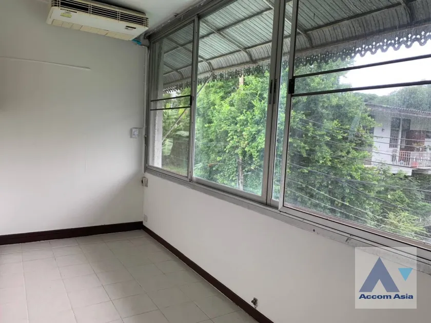 4  2 br Apartment For Rent in Sathorn ,Bangkok BTS Chong Nonsi at Pool and Greenery AA36944
