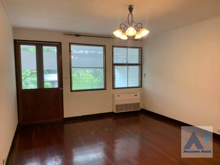  1  2 br Apartment For Rent in Sathorn ,Bangkok BTS Chong Nonsi at Pool and Greenery AA36944