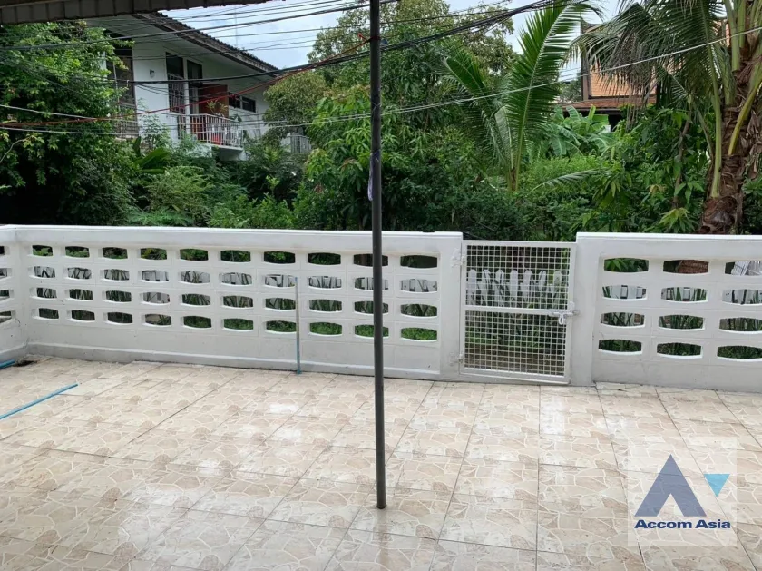 6  2 br Apartment For Rent in Sathorn ,Bangkok BTS Chong Nonsi at Pool and Greenery AA36944