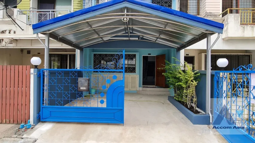 unit 3 Bedrooms  Townhouse For Rent in Pattanakarn, Bangkok  (AA36949)