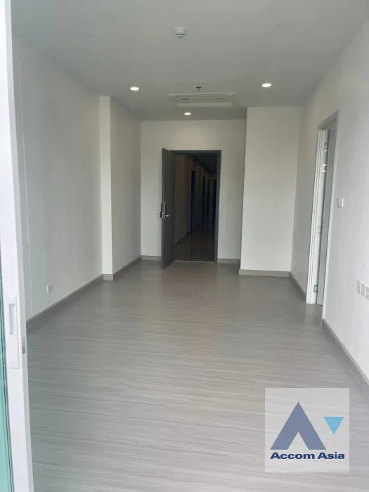 unit 1 Bedroom  Condominium For Sale in Silom, Bangkok  near MRT Sam Yan (AA36958)