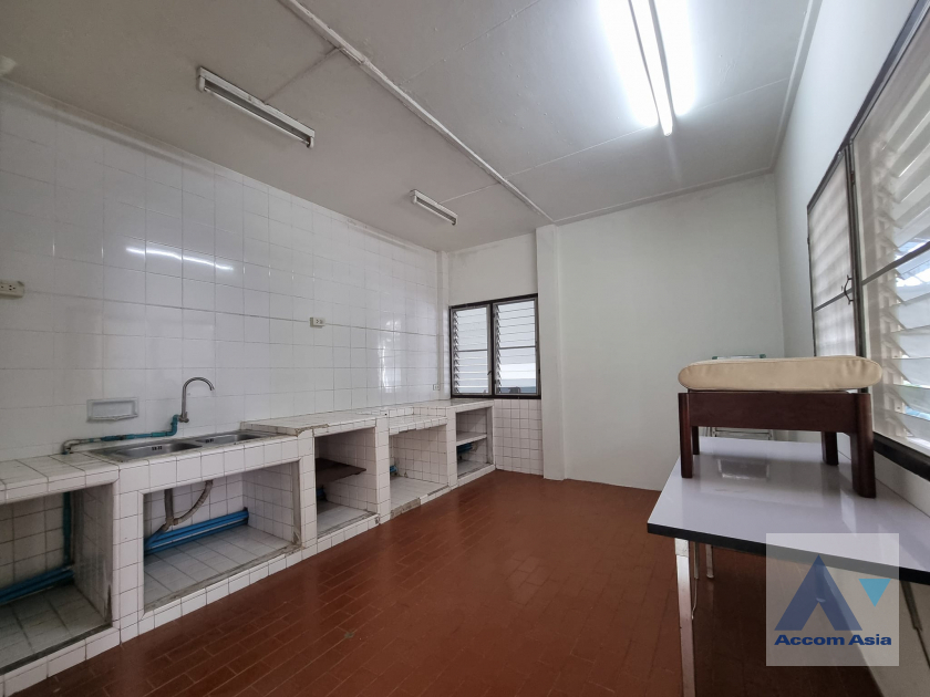 7  3 br House For Rent in Sukhumvit ,Bangkok BTS Phra khanong AA36963