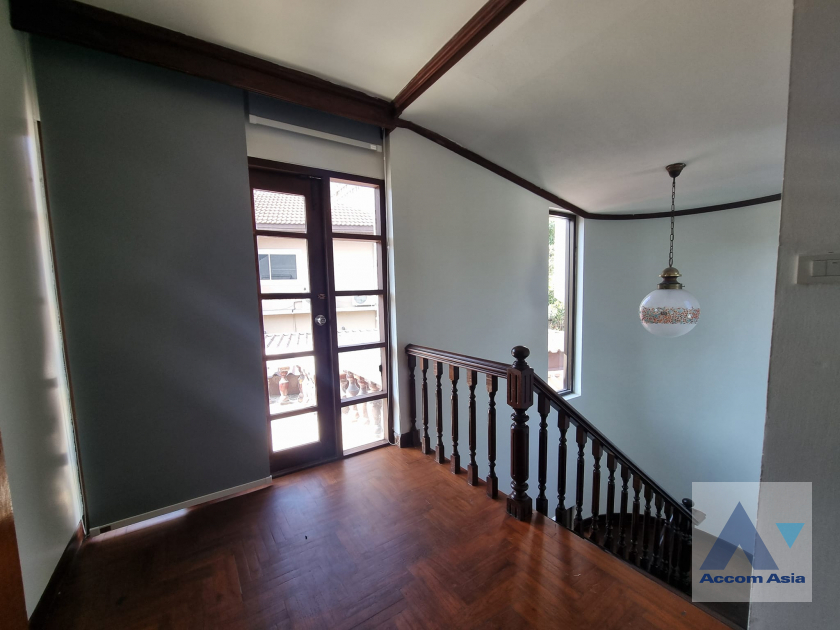 9  3 br House For Rent in Sukhumvit ,Bangkok BTS Phra khanong AA36963