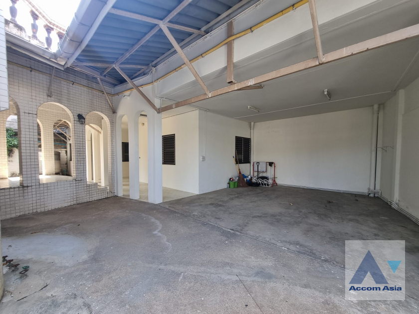 19  3 br House For Rent in Sukhumvit ,Bangkok BTS Phra khanong AA36963