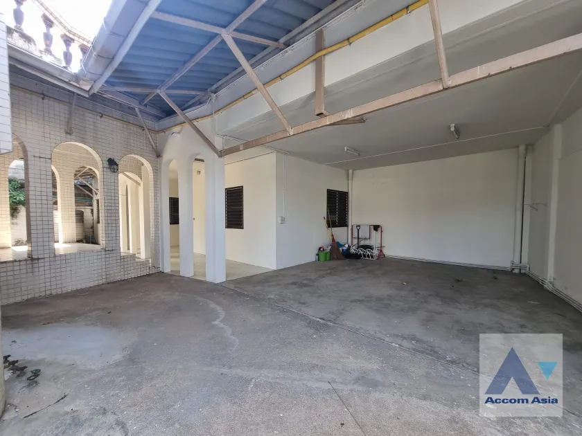 19  3 br House For Rent in Sukhumvit ,Bangkok BTS Phra khanong AA36963