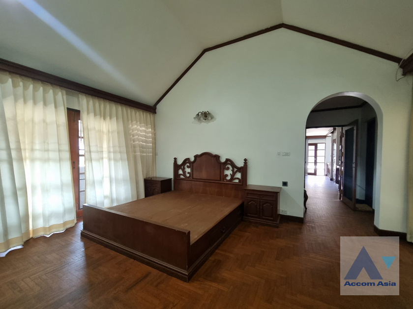 11  3 br House For Rent in Sukhumvit ,Bangkok BTS Phra khanong AA36963