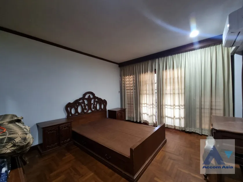 10  3 br House For Rent in Sukhumvit ,Bangkok BTS Phra khanong AA36963
