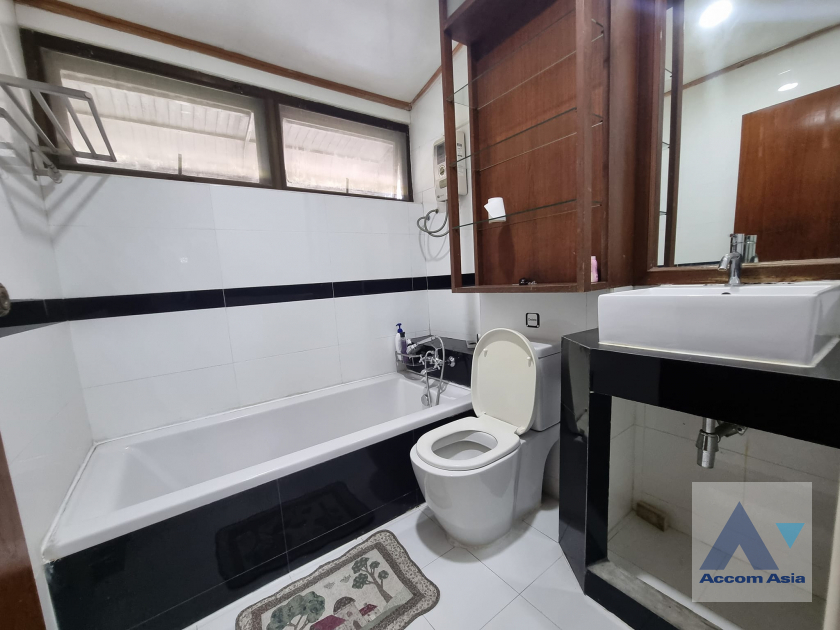 16  3 br House For Rent in Sukhumvit ,Bangkok BTS Phra khanong AA36963