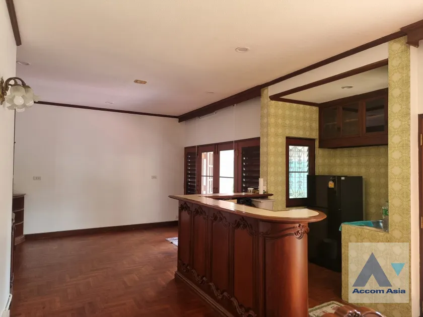 6  3 br House For Rent in Sukhumvit ,Bangkok BTS Phra khanong AA36963