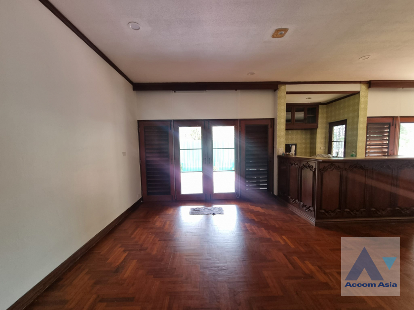4  3 br House For Rent in Sukhumvit ,Bangkok BTS Phra khanong AA36963