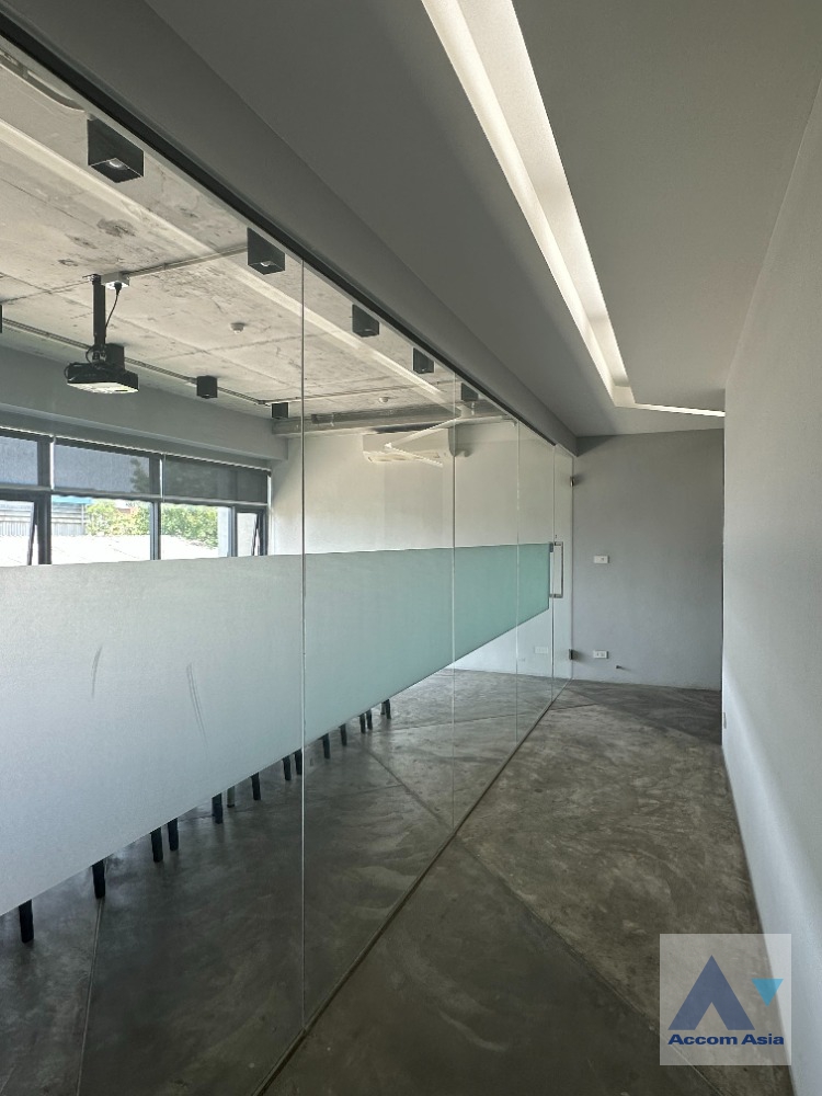 4  Building for rent and sale in Pattanakarn ,Bangkok BTS On Nut AA36968