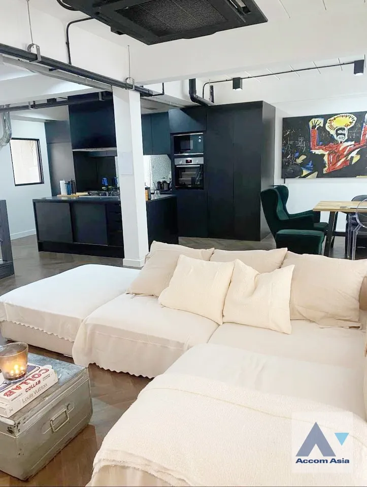 1  3 br House For Rent in Pattanakarn ,Bangkok BTS On Nut AA36977