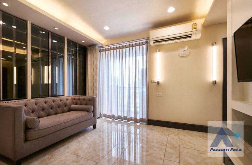  1  2 br Condominium For Sale in  ,Bangkok BTS Phaya Thai at Pathumwan Resort AA36995