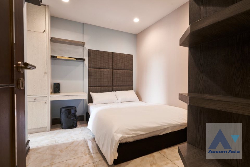 10  2 br Condominium For Sale in  ,Bangkok BTS Phaya Thai at Pathumwan Resort AA36995